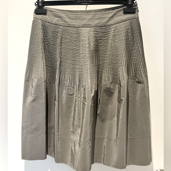 🖤 Beautiful & elegant full skirt in pewter grey. Knee length $ with lining. - Picture 4 of 7